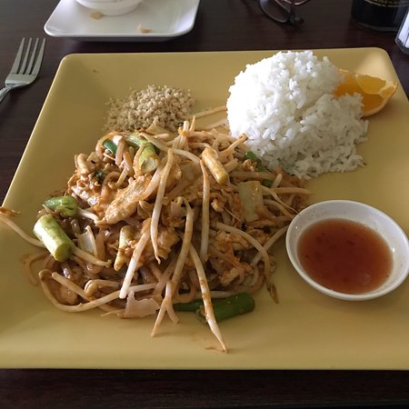 pad-thai-lunch-special