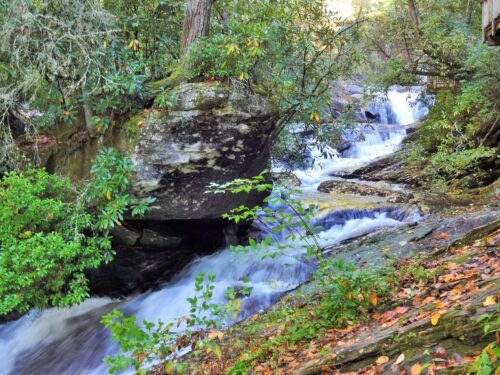 dukes-creek-falls-trail