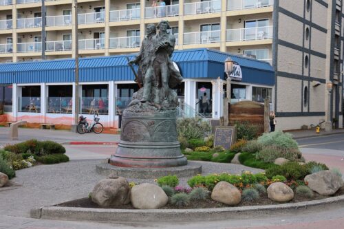 Seaside-Beach-Lewis-and-Clark-Monument
